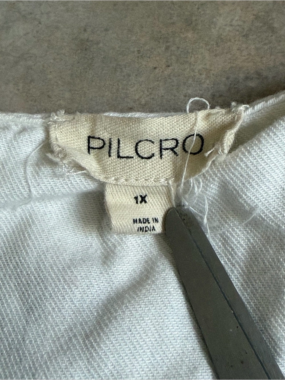 PILCRO Embellished Ruffle Collar Embroidered Top Size 1X - Picture 8 of 9